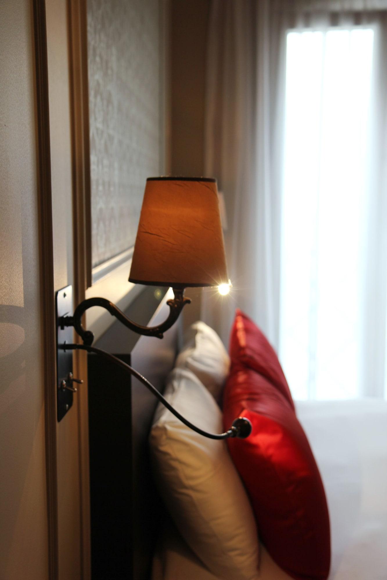 Best Western Le Montmartre - Saint Pierre Paris Bagian luar foto