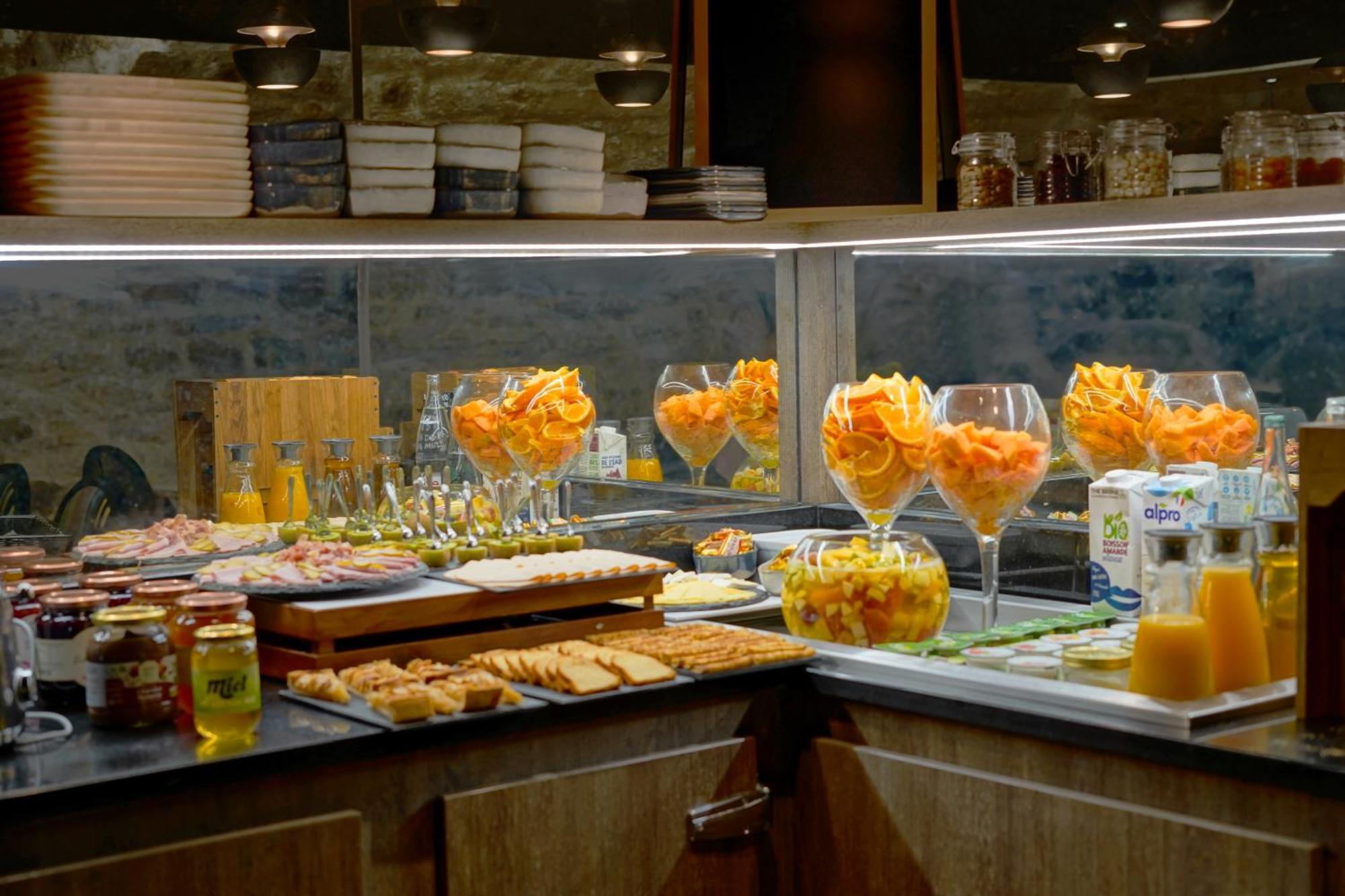 Best Western Le Montmartre - Saint Pierre Paris Bagian luar foto