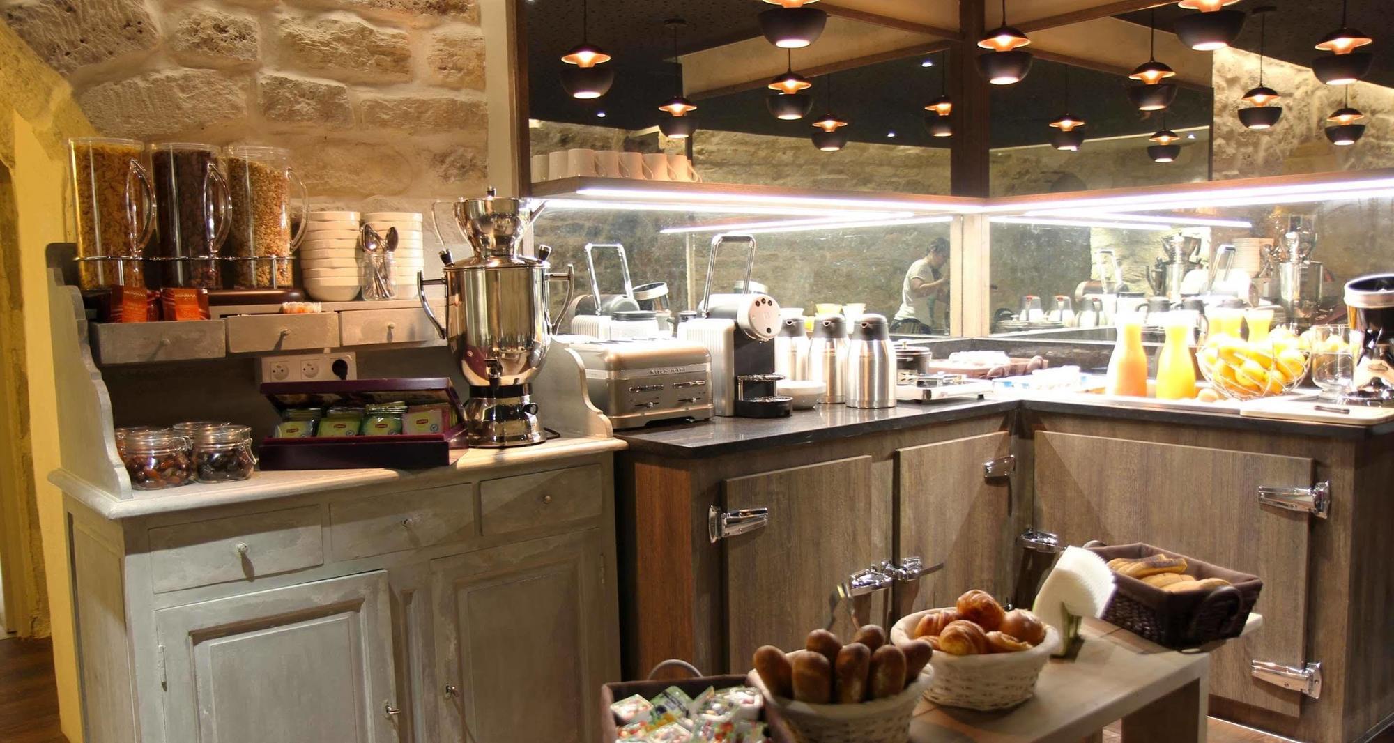 Best Western Le Montmartre - Saint Pierre Paris Bagian luar foto