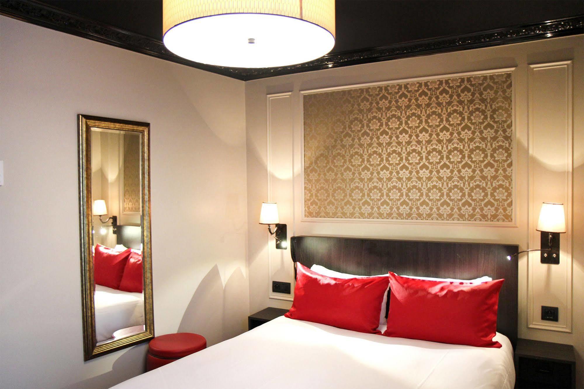 Best Western Le Montmartre - Saint Pierre Paris Bagian luar foto