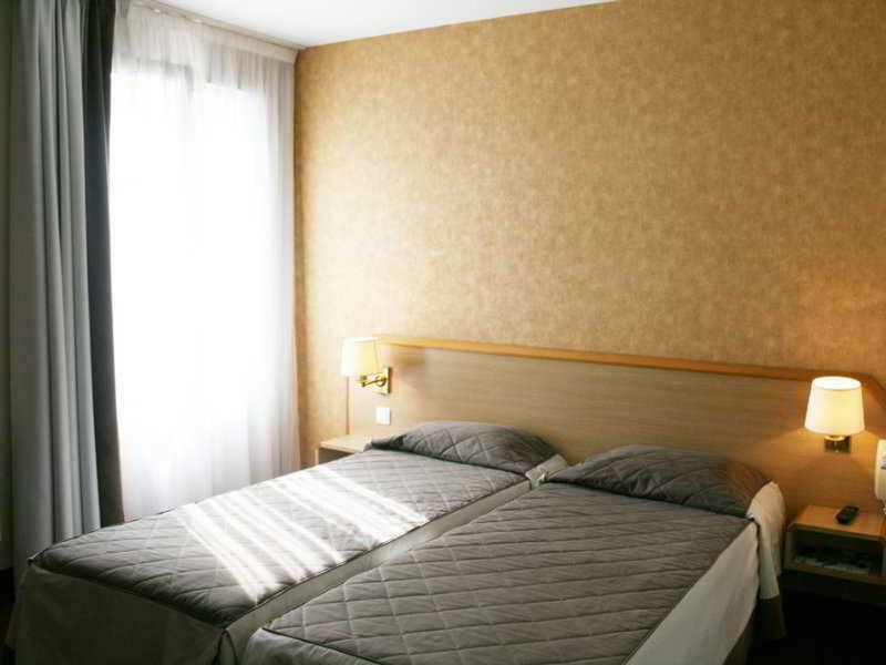 Best Western Le Montmartre - Saint Pierre Paris Bagian luar foto
